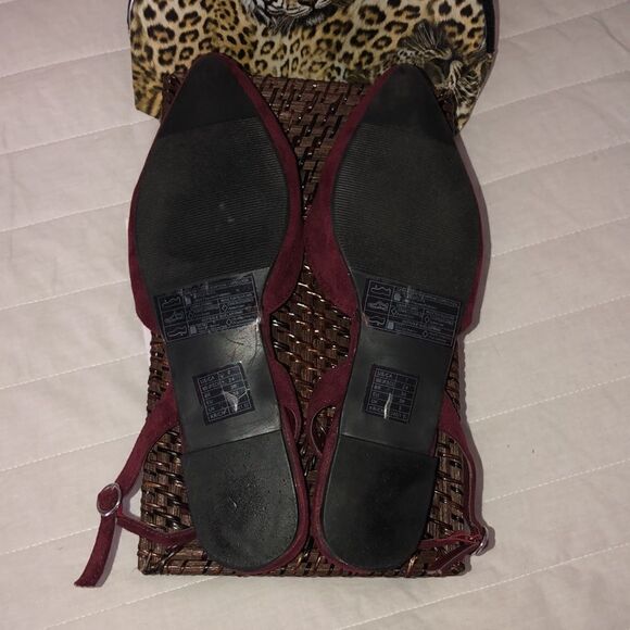 F21 7 Burgundy Faux Suede Pointy Toe Sling Back Flats - Picture 9 of 10